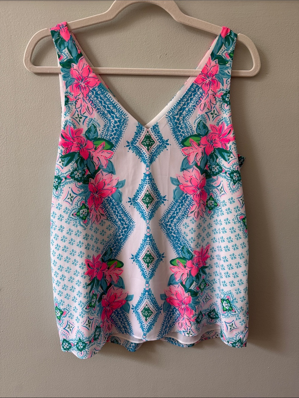 EUC Lilly Pulitzer vibrant tank